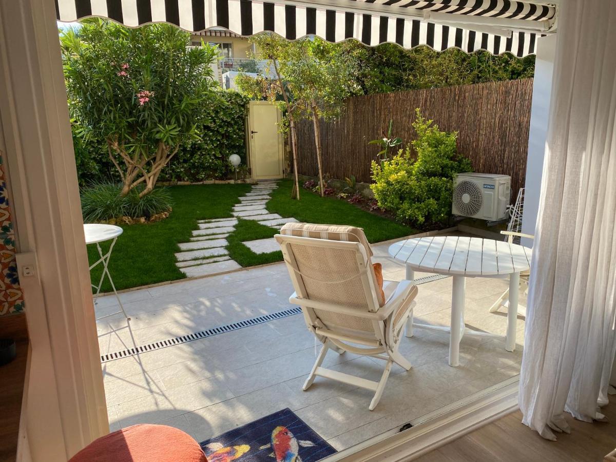 Cannes Croisette &Palm Beach,Parking Екстер'єр фото